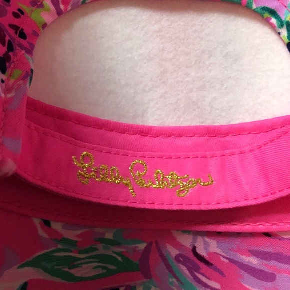 🆕 Lilly Pulitzer Run Around Hat Paws for a Cause - Picture 8 of 14